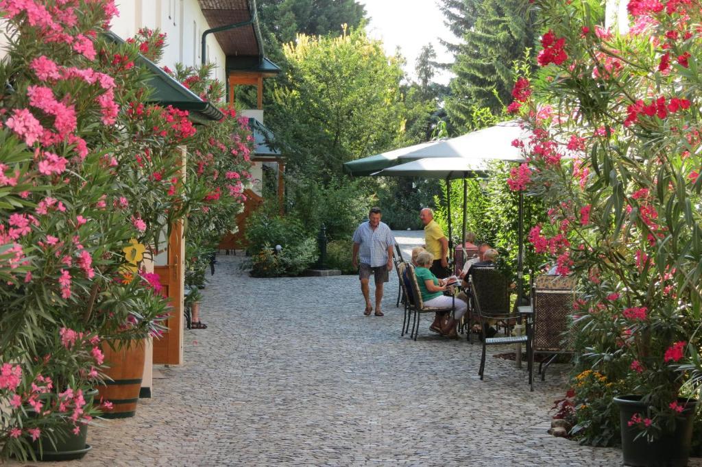 Gartenpension Fischl Mörbisch am See Exteriör bild